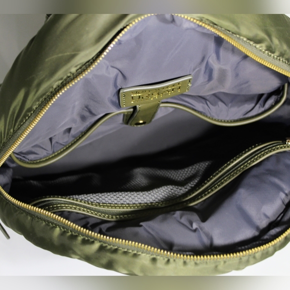 Urban Fit backpack, quilted design, great for small computers. EUC! - Picture 5 of 15